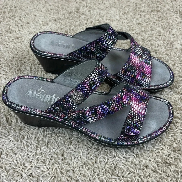 Algeria Loti purple iridescent leather three strap wedge sandals sz 37 - Picture 1 of 8